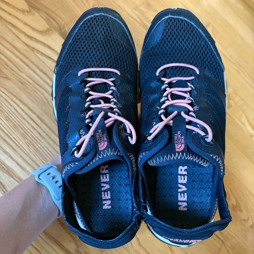 The North Face Womens Litewave Amphibious II Trail Running Shoes Black coral 6.5